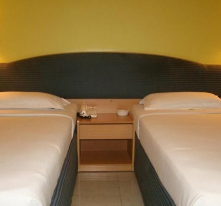 Hotel Oriental Inn เชนไน ภายนอก รูปภาพ
