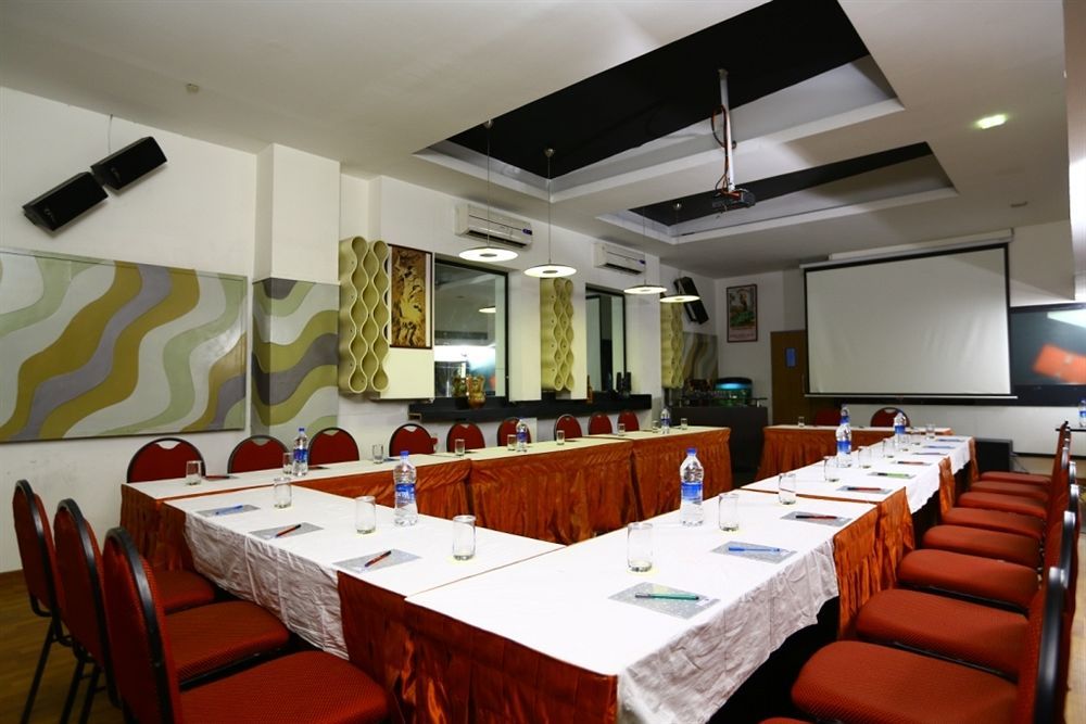 Hotel Oriental Inn เชนไน ภายนอก รูปภาพ
